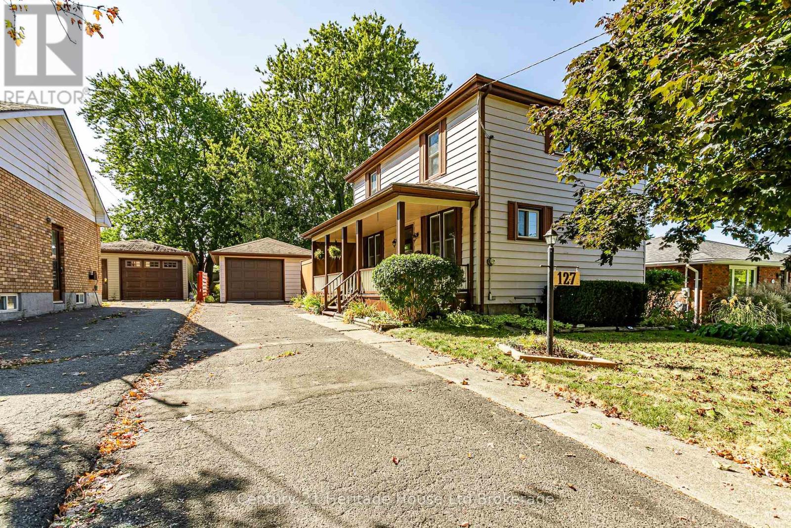 127 Clarke Street N, Woodstock, Ontario  N4S 7M6 - Photo 2 - X12412280