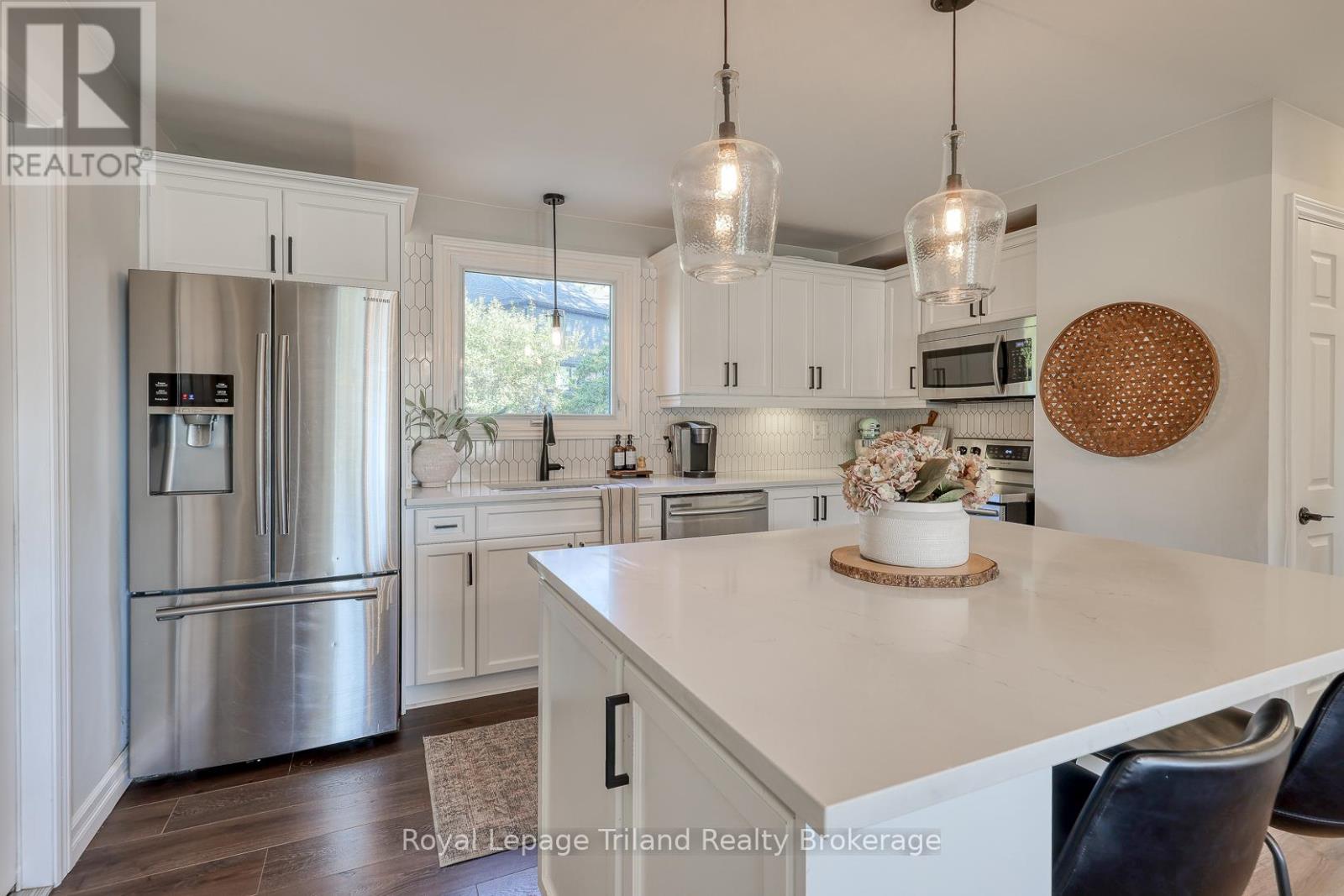 1 Brickwood Boulevard, Ingersoll, Ontario  N5C 3S1 - Photo 14 - X12412285