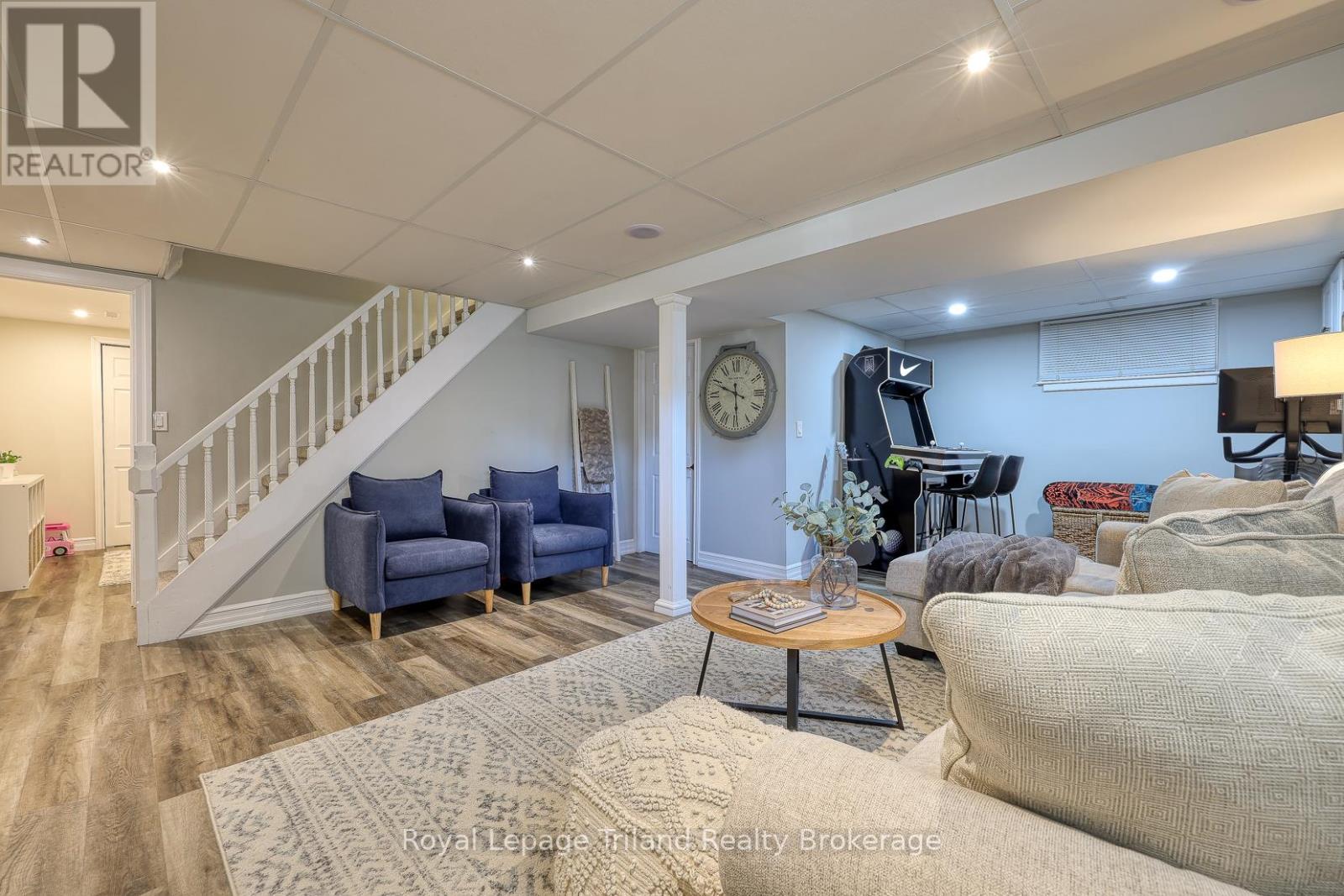 1 Brickwood Boulevard, Ingersoll, Ontario  N5C 3S1 - Photo 30 - X12412285