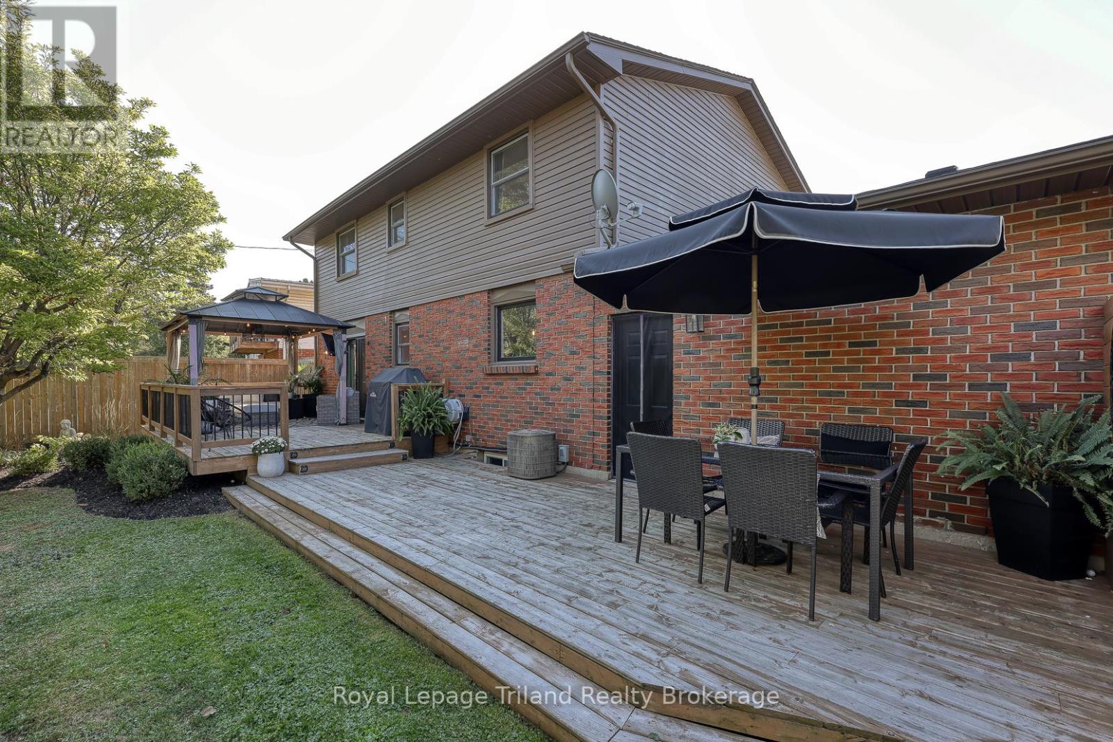 1 Brickwood Boulevard, Ingersoll, Ontario  N5C 3S1 - Photo 35 - X12412285