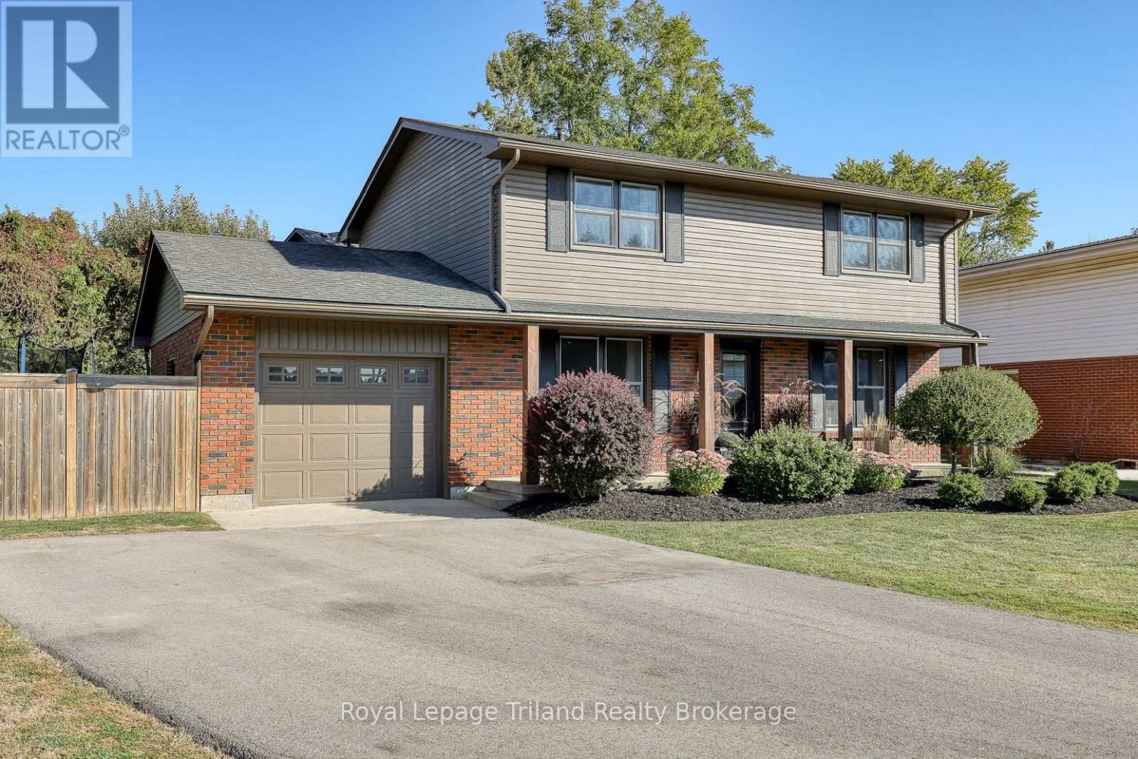 1 Brickwood Boulevard, Ingersoll, Ontario  N5C 3S1 - Photo 4 - X12412285