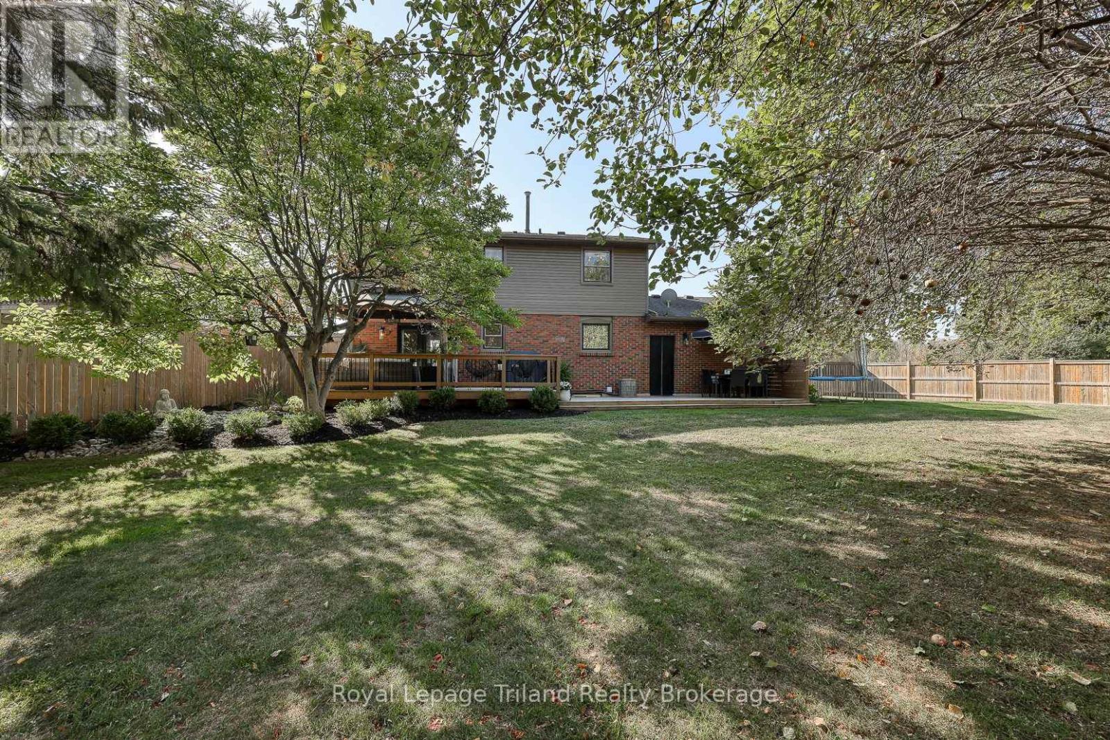1 Brickwood Boulevard, Ingersoll, Ontario  N5C 3S1 - Photo 41 - X12412285