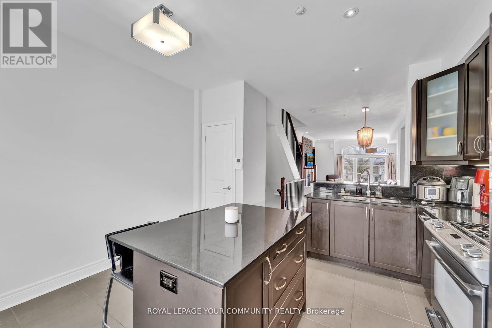 8327 Kipling Avenue, Vaughan, Ontario  L4L 2A7 - Photo 18 - N12412141