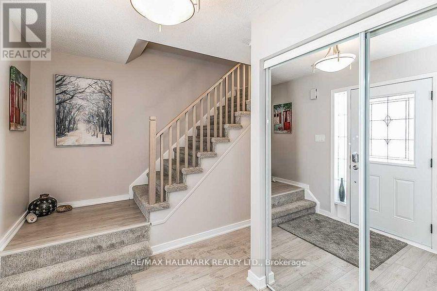 20 Brown Street, Barrie, Ontario  L4N 7V8 - Photo 3 - S12412066