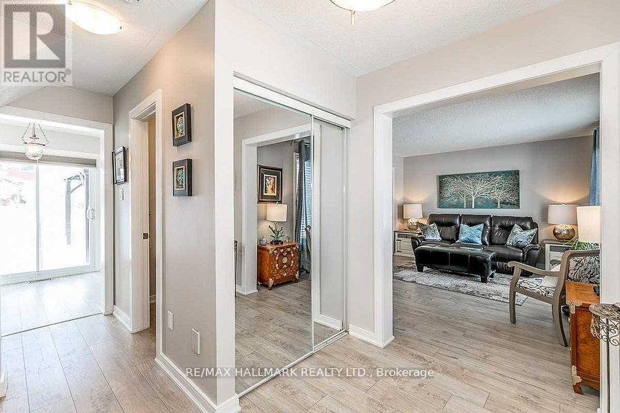 20 Brown Street, Barrie, Ontario  L4N 7V8 - Photo 5 - S12412066