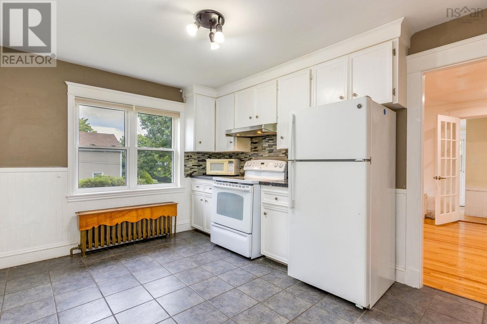 17 Melrose Avenue, Halifax, Nova Scotia  B3N 2E3 - Photo 25 - 202523062