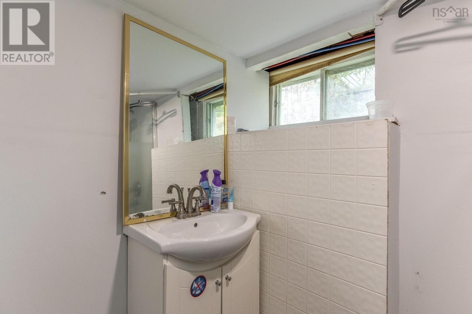 17 Melrose Avenue, Halifax, Nova Scotia  B3N 2E3 - Photo 48 - 202523062