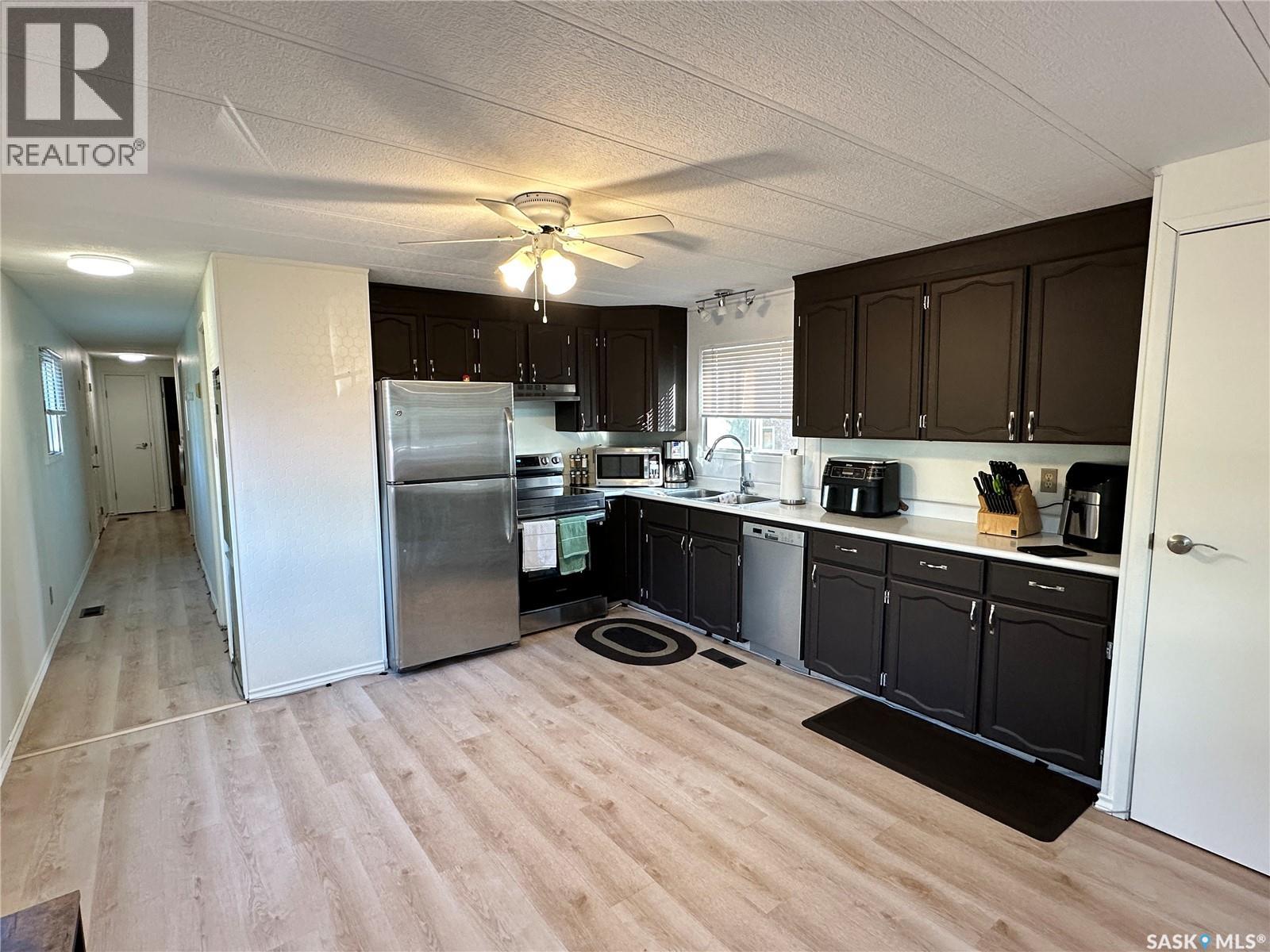 38 1035 Boychuk Drive, Saskatoon, Saskatchewan  S7H 5B2 - Photo 5 - SK018732