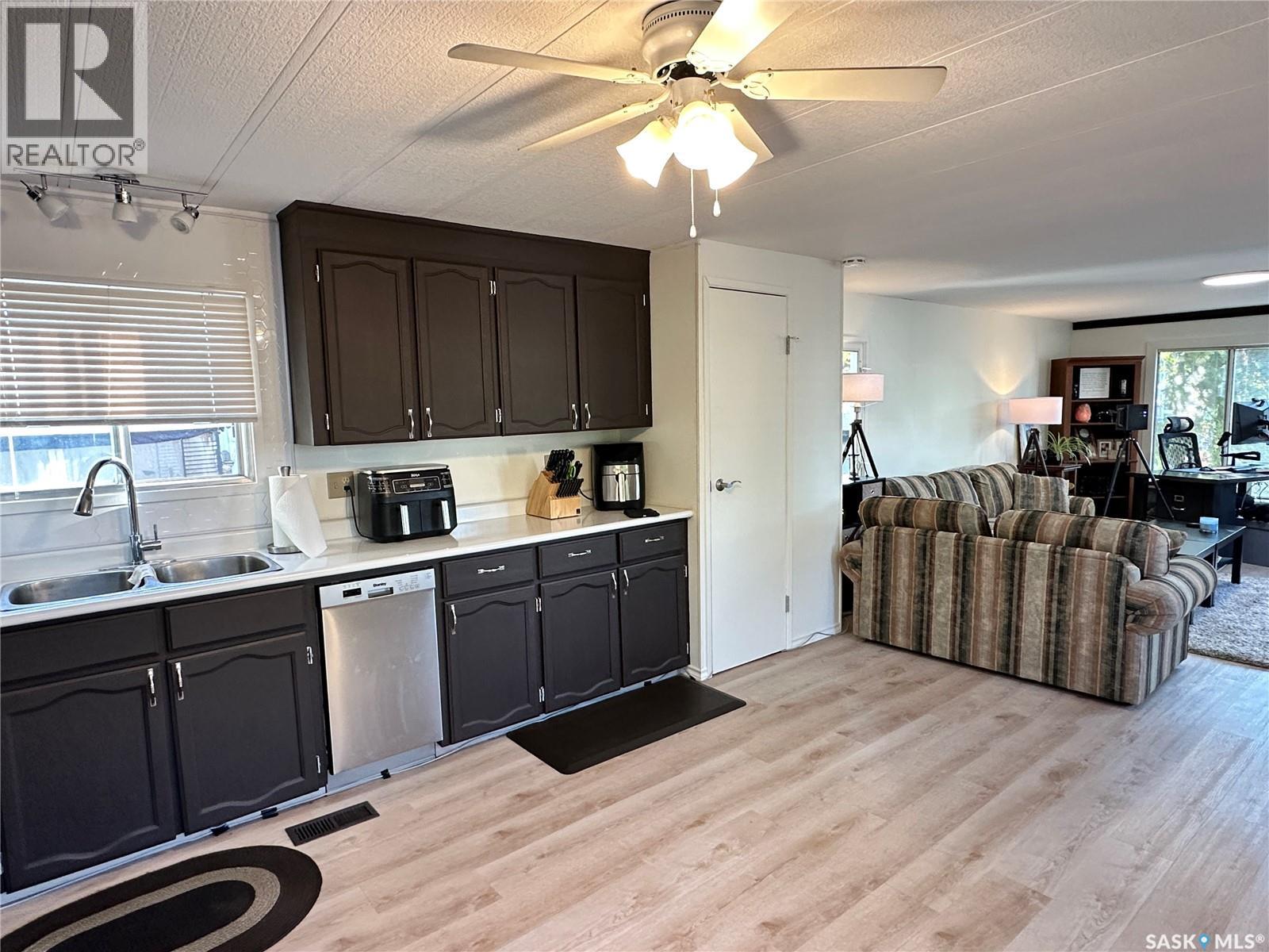 38 1035 Boychuk Drive, Saskatoon, Saskatchewan  S7H 5B2 - Photo 6 - SK018732