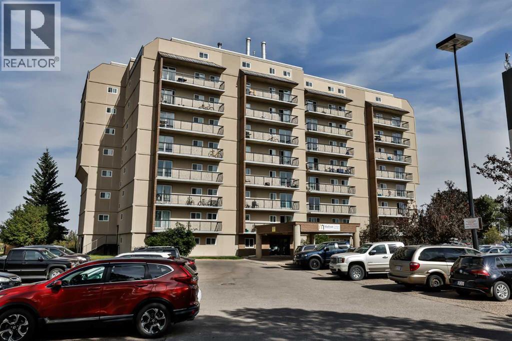 222, 21 Berkeley Place W, Lethbridge, Alberta  T1K 5N1 - Photo 1 - A2249737