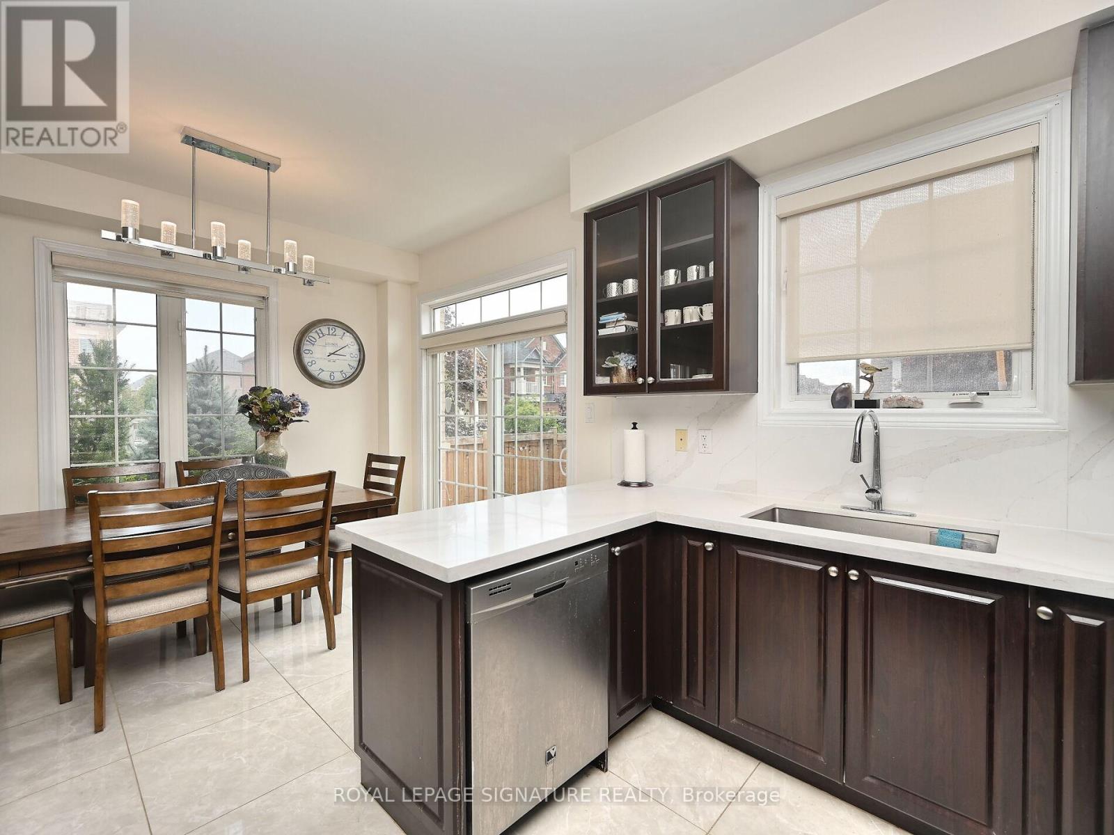 5523 Fudge Terrace, Mississauga, Ontario  L5M 0N3 - Photo 15 - W12412086