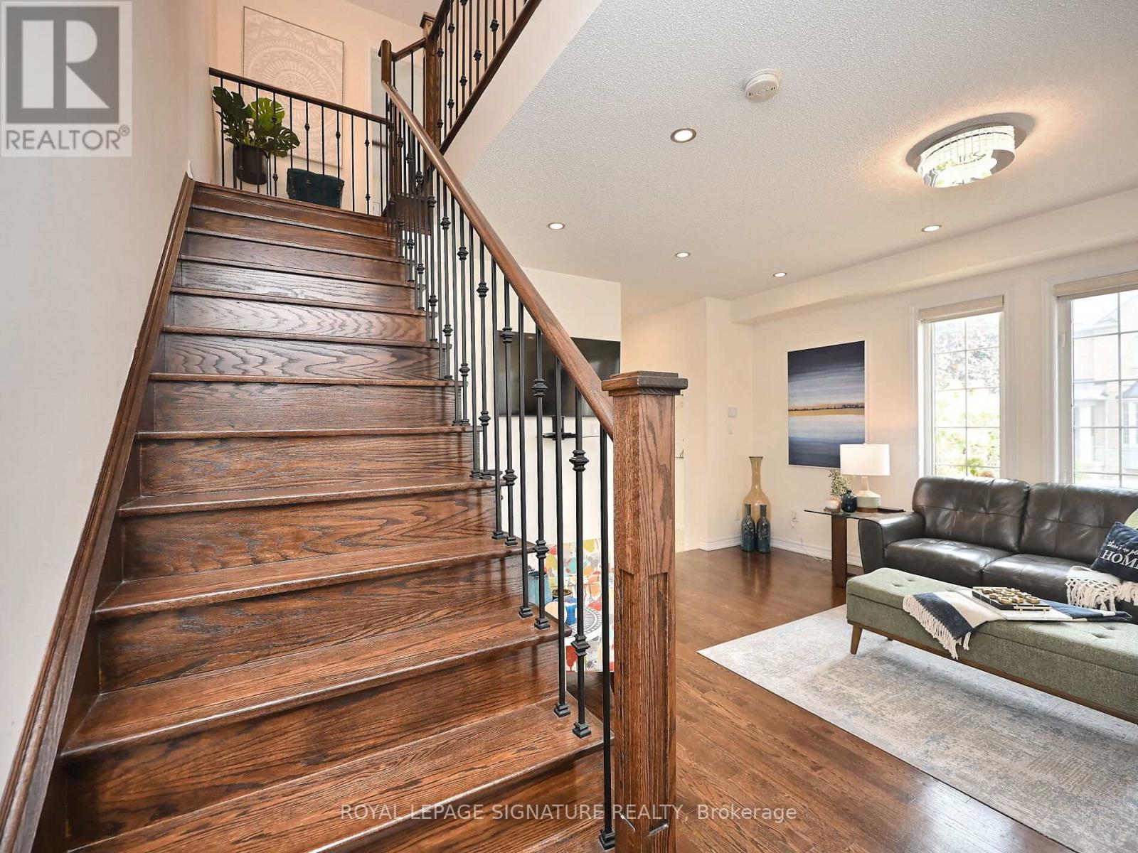 5523 Fudge Terrace, Mississauga, Ontario  L5M 0N3 - Photo 22 - W12412086