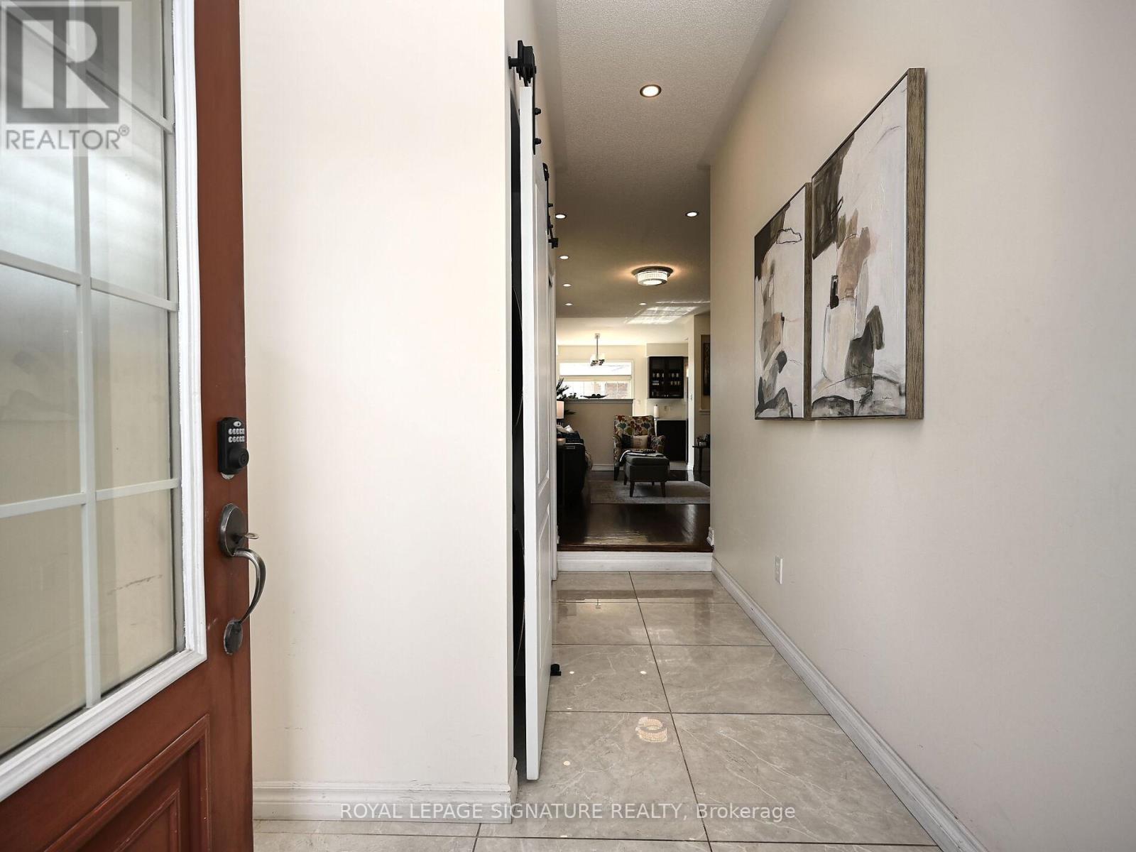 5523 Fudge Terrace, Mississauga, Ontario  L5M 0N3 - Photo 5 - W12412086