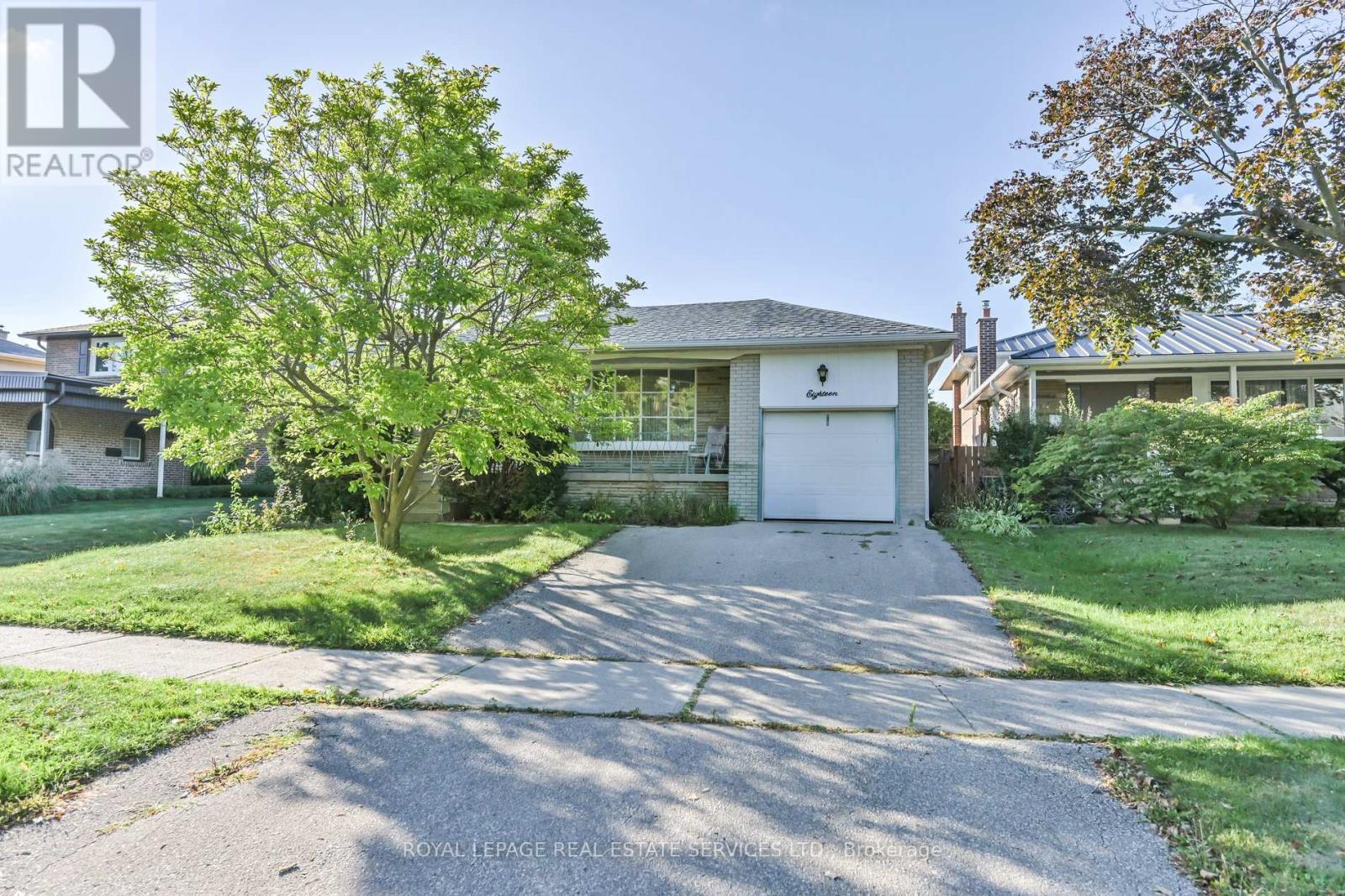 18 TORRINGTON DRIVE, Toronto, Ontario