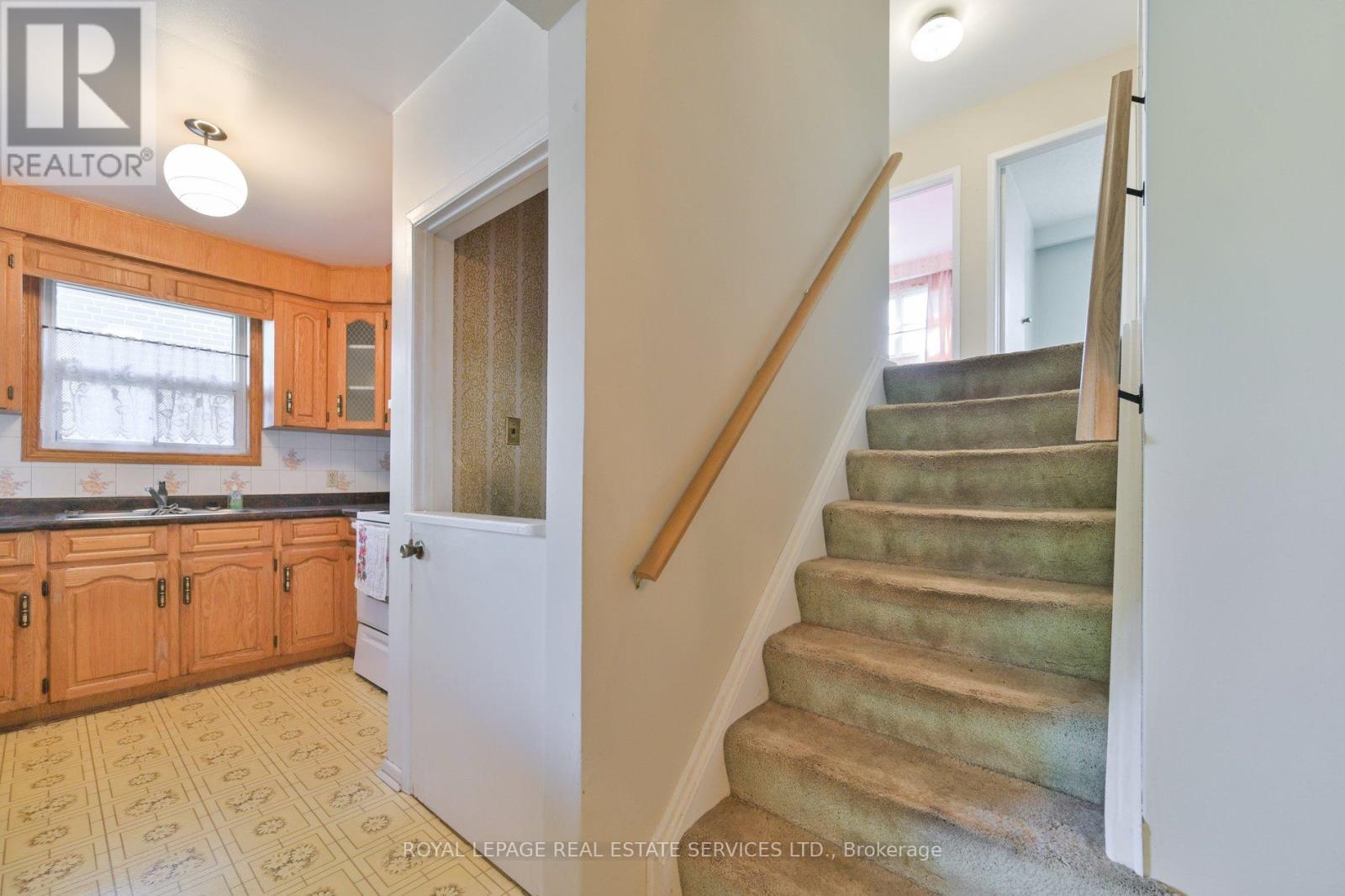 18 Torrington Drive, Toronto, Ontario  M9C 3V5 - Photo 15 - W12412122