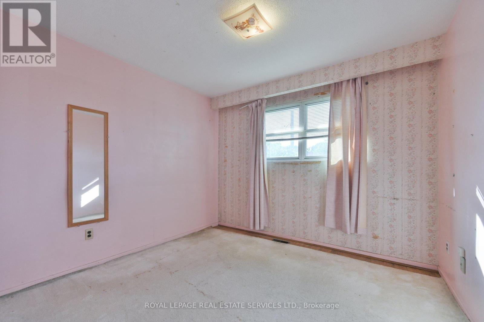 18 Torrington Drive, Toronto, Ontario  M9C 3V5 - Photo 21 - W12412122