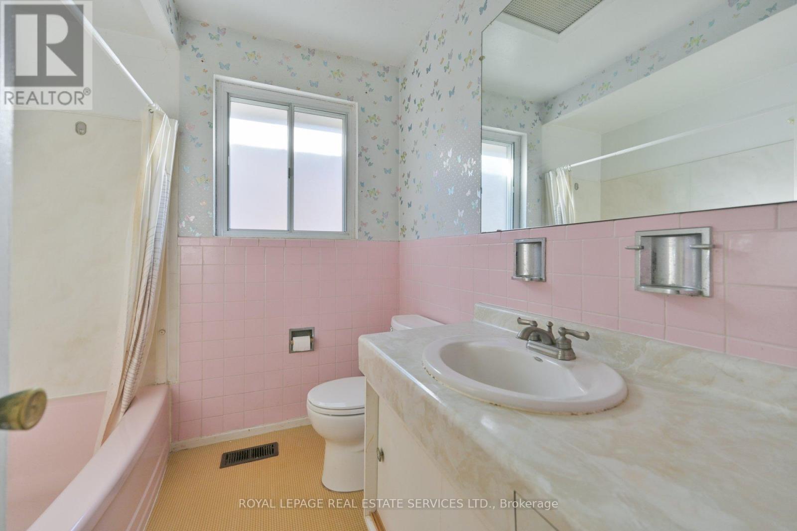 18 Torrington Drive, Toronto, Ontario  M9C 3V5 - Photo 23 - W12412122
