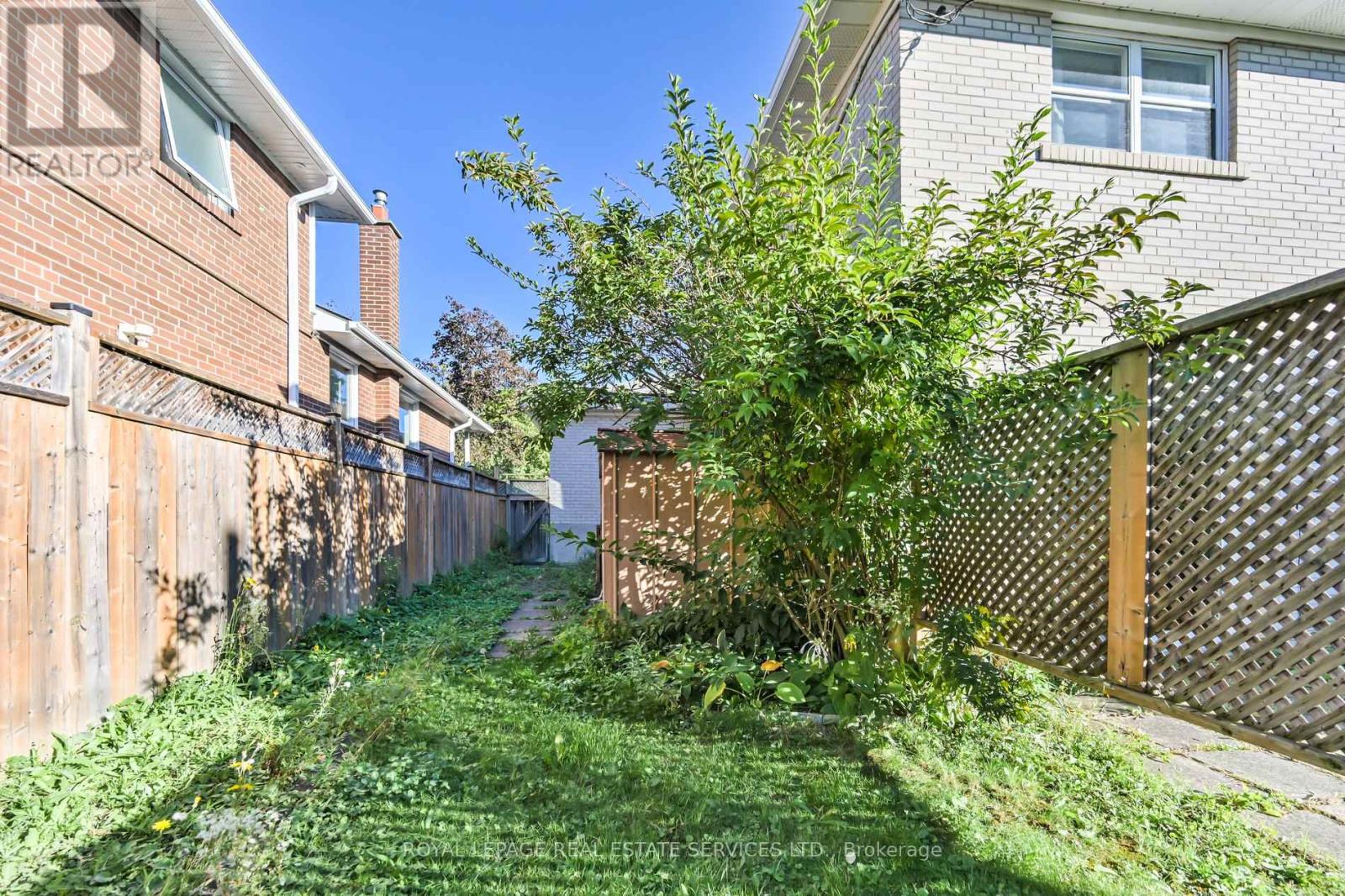 18 Torrington Drive, Toronto, Ontario  M9C 3V5 - Photo 29 - W12412122