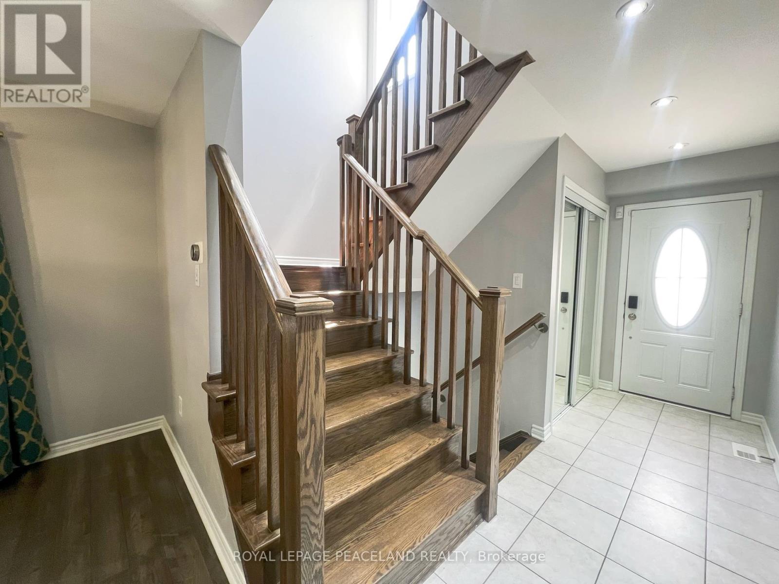 27 Leadenhall Road, Brampton, Ontario  L7A 4G4 - Photo 8 - W12412125