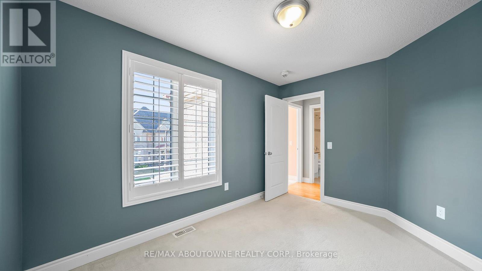 548 Terrace Way, Oakville, Ontario  L6M 1N6 - Photo 21 - W12412130