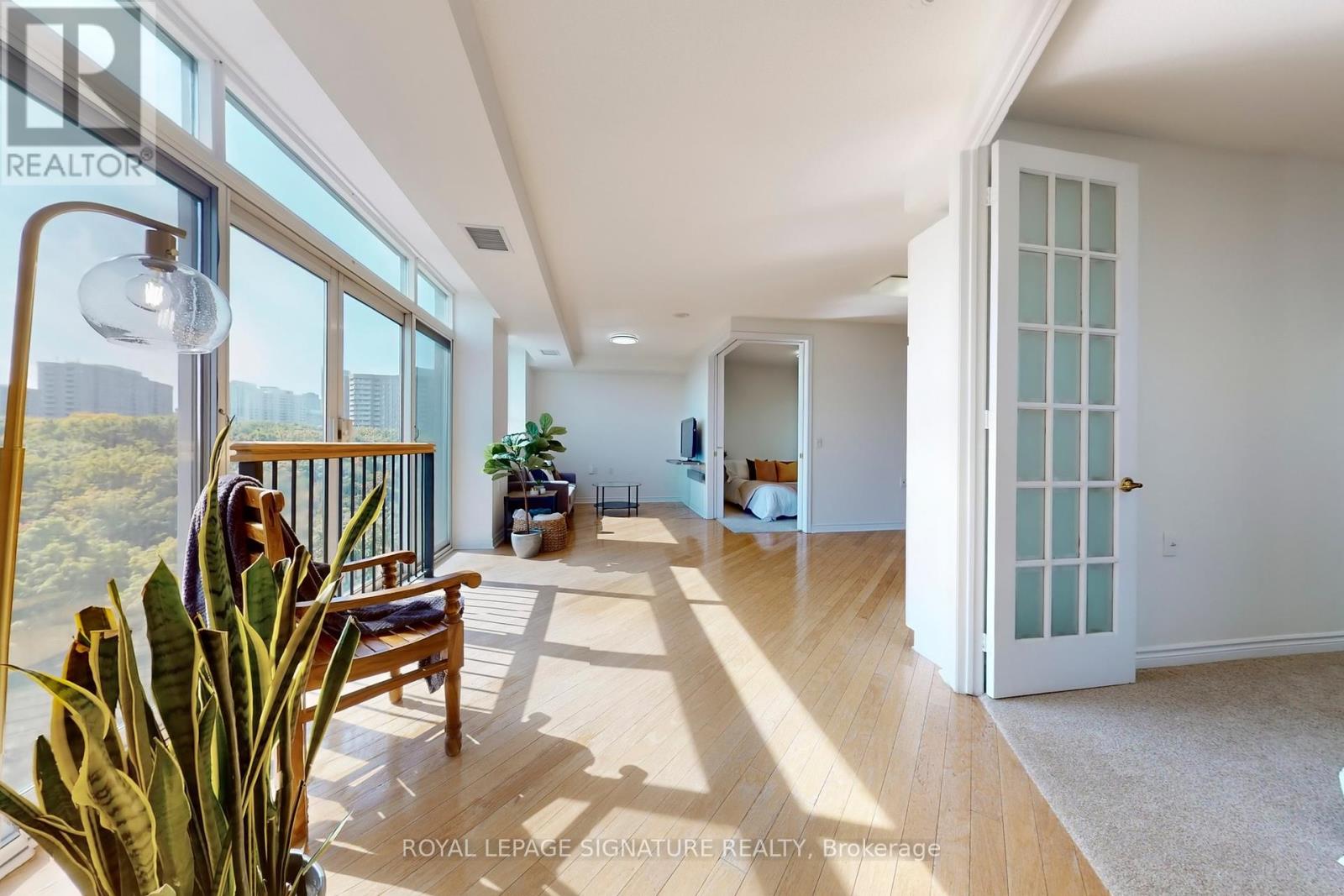 804 - 200 Burnhamthorpe Road E, Mississauga, Ontario  L5A 4L4 - Photo 1 - W12412132