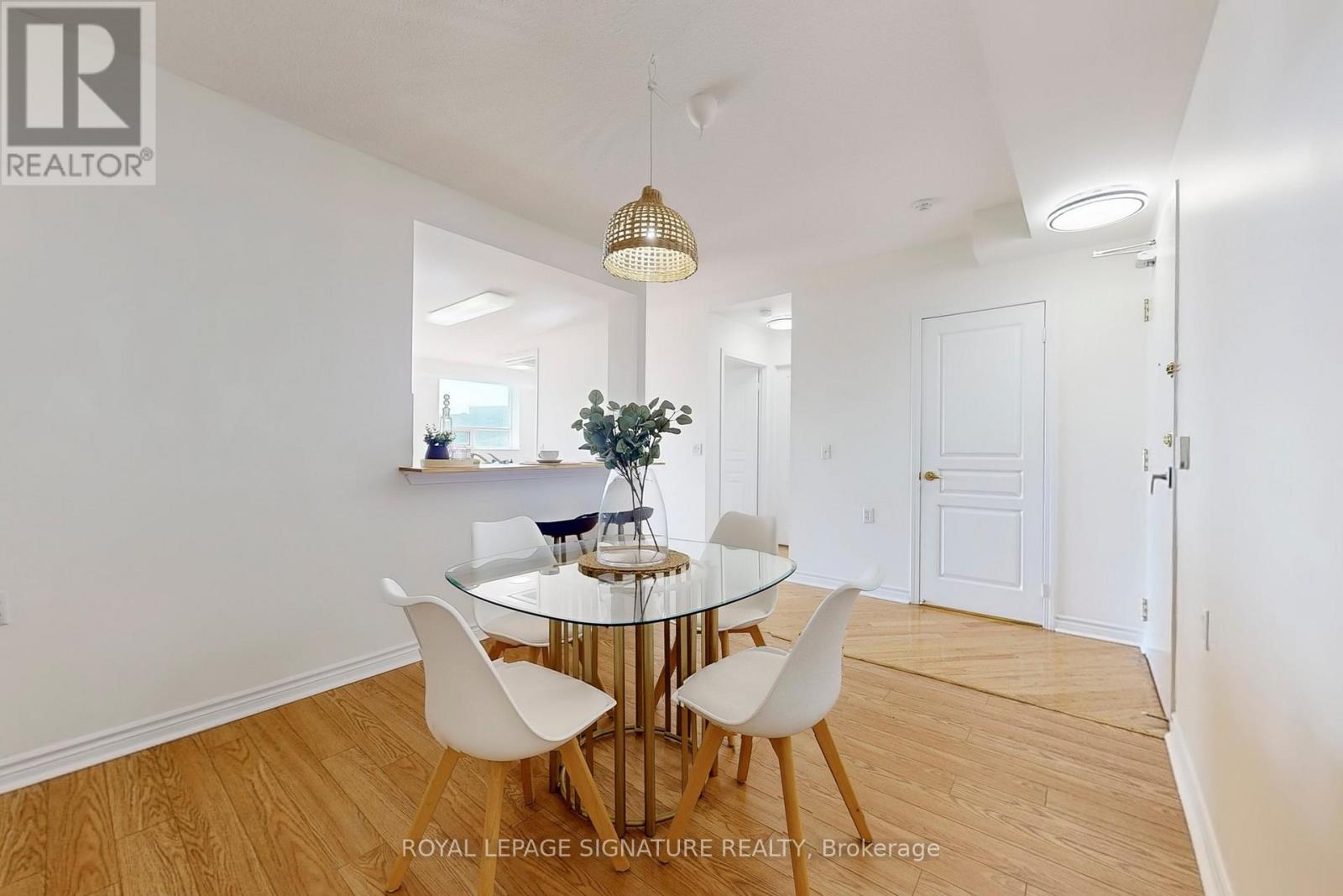 804 - 200 Burnhamthorpe Road E, Mississauga, Ontario  L5A 4L4 - Photo 16 - W12412132