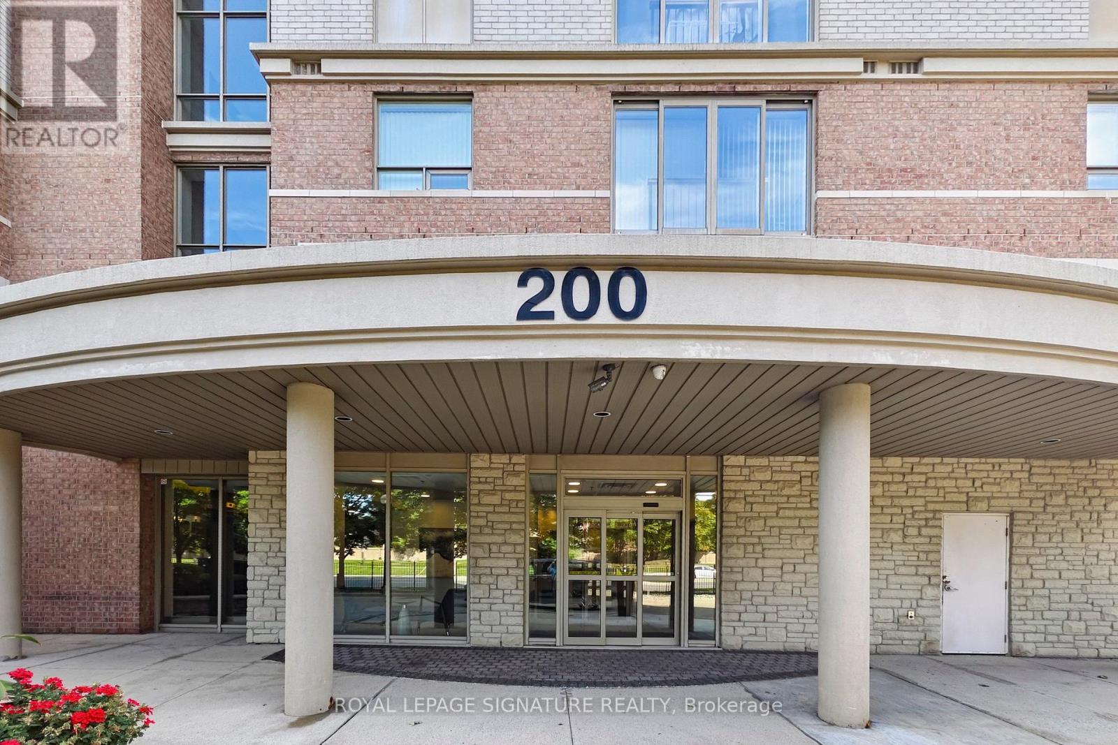 804 - 200 Burnhamthorpe Road E, Mississauga, Ontario  L5A 4L4 - Photo 3 - W12412132