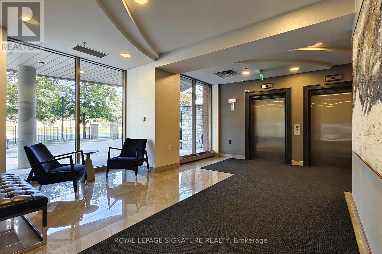804 - 200 Burnhamthorpe Road E, Mississauga, Ontario  L5A 4L4 - Photo 5 - W12412132