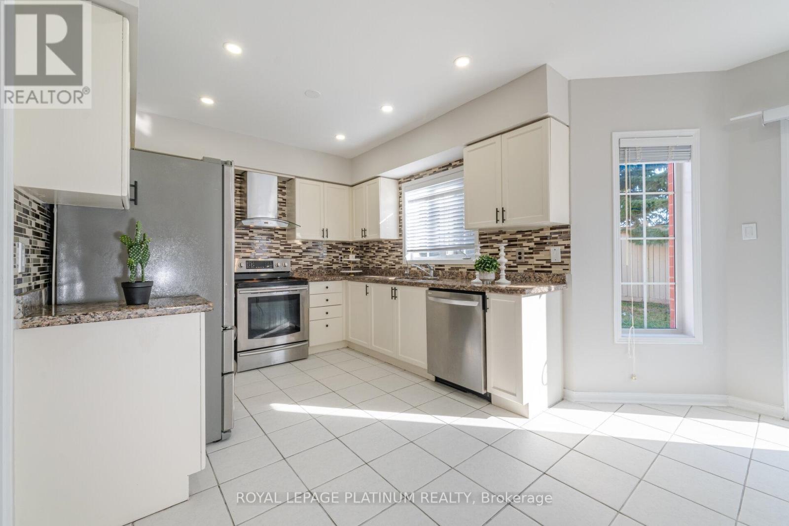 63 Culture Crescent, Brampton (Fletcher's Creek Village), Ontario  L6X 4X8 - Photo 19 - W12412137