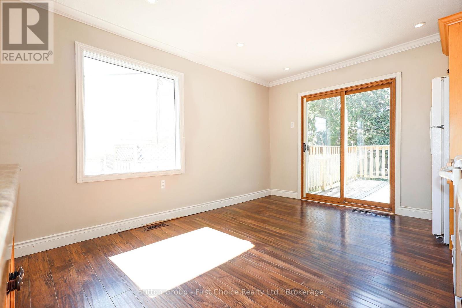 122 Trinity Street, Stratford, Ontario  N5A 4P6 - Photo 18 - X12108759