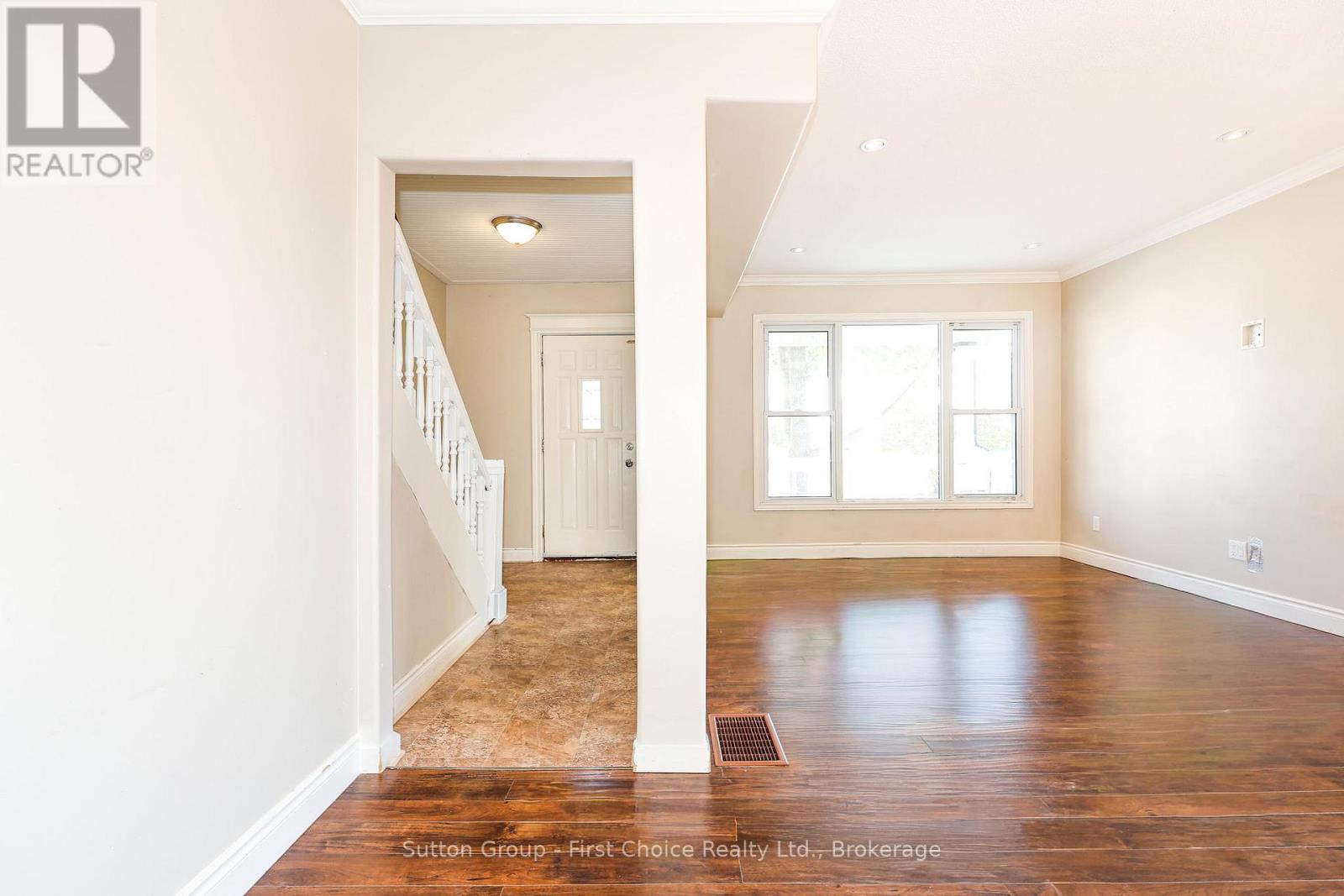 122 Trinity Street, Stratford, Ontario  N5A 4P6 - Photo 20 - X12108759