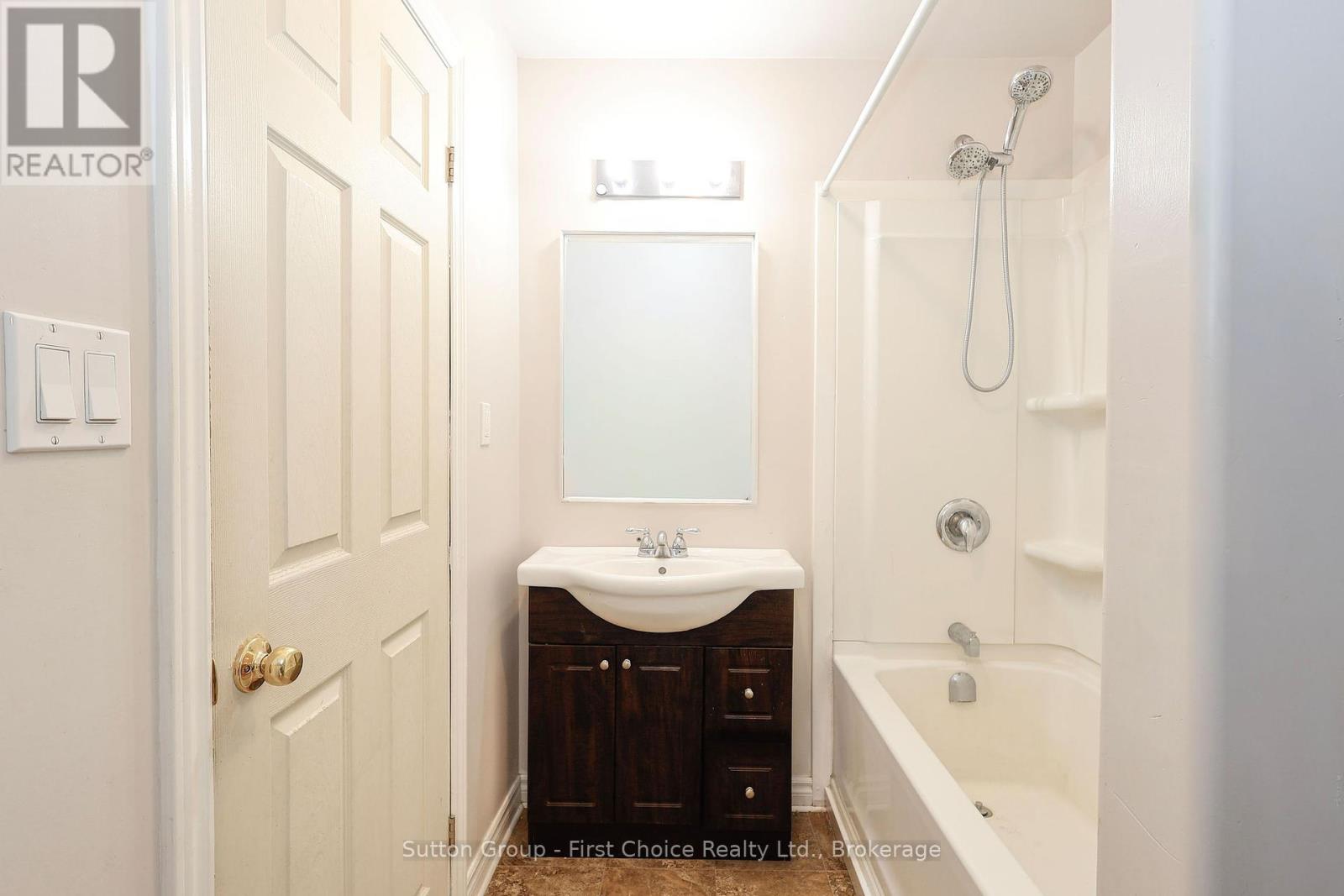 122 Trinity Street, Stratford, Ontario  N5A 4P6 - Photo 23 - X12108759