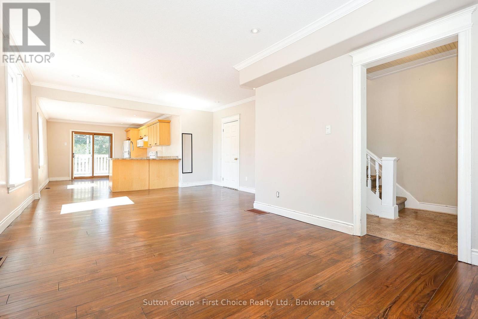 122 Trinity Street, Stratford, Ontario  N5A 4P6 - Photo 9 - X12108759