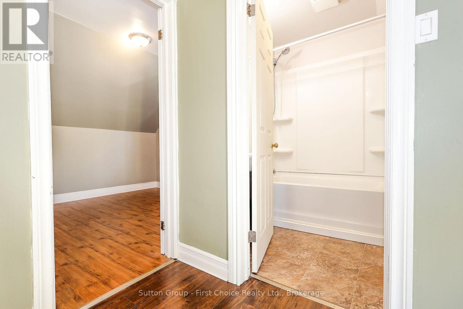 122 Trinity Street, Stratford, Ontario  N5A 4P6 - Photo 22 - X12108759