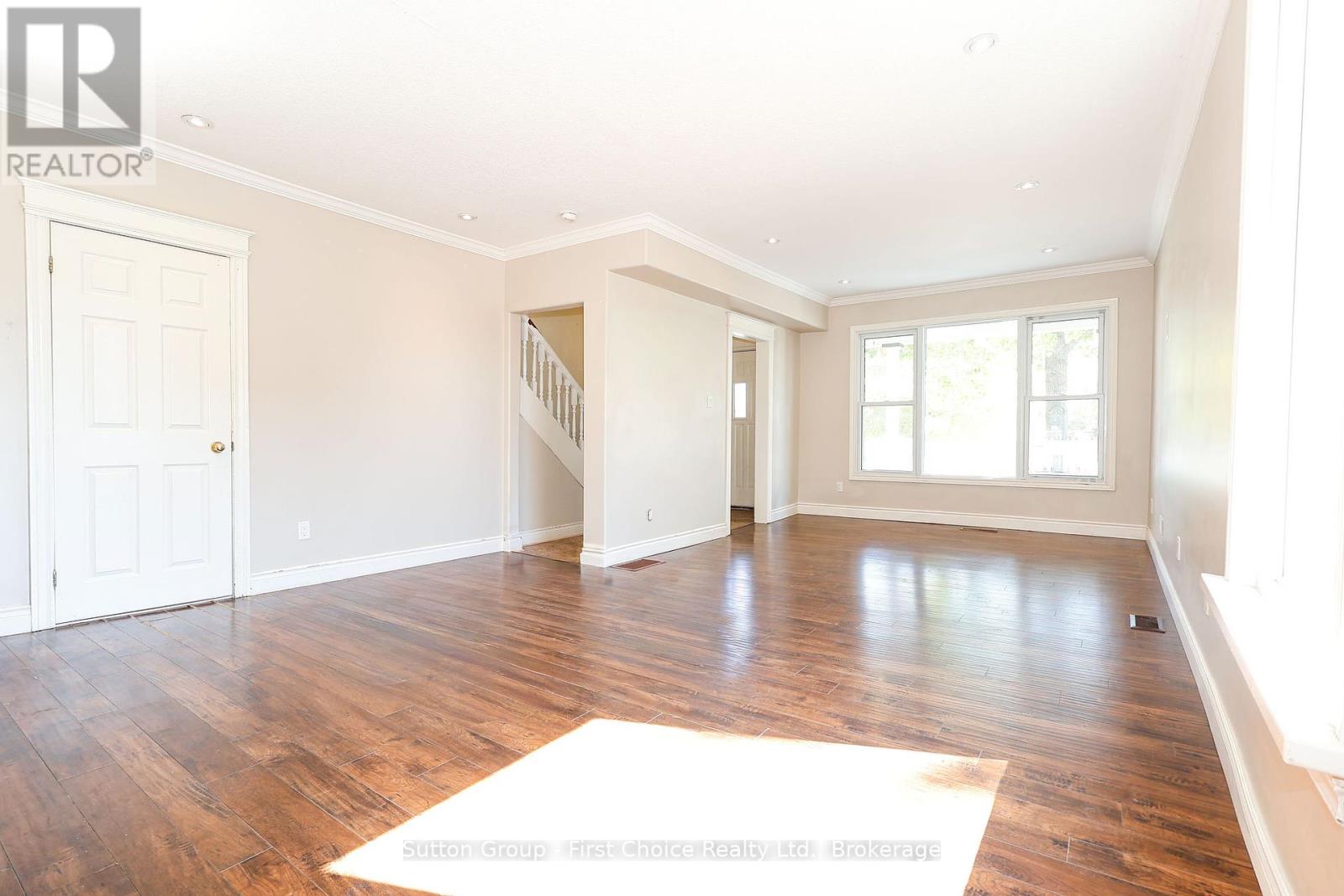 122 Trinity Street, Stratford, Ontario  N5A 4P6 - Photo 8 - X12108759