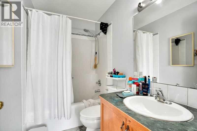 8 Martin Crossing Crescent Ne, Calgary, Alberta  T3J 3P3 - Photo 14 - A2257065