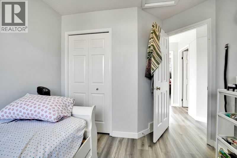 8 Martin Crossing Crescent Ne, Calgary, Alberta  T3J 3P3 - Photo 15 - A2257065