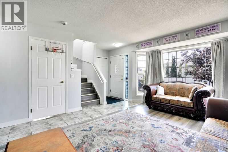 8 Martin Crossing Crescent Ne, Calgary, Alberta  T3J 3P3 - Photo 18 - A2257065
