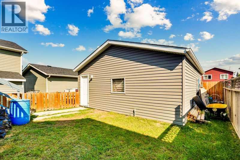 8 Martin Crossing Crescent Ne, Calgary, Alberta  T3J 3P3 - Photo 3 - A2257065