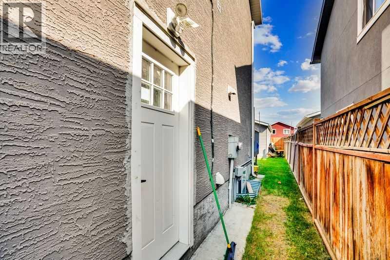 8 Martin Crossing Crescent Ne, Calgary, Alberta  T3J 3P3 - Photo 38 - A2257065
