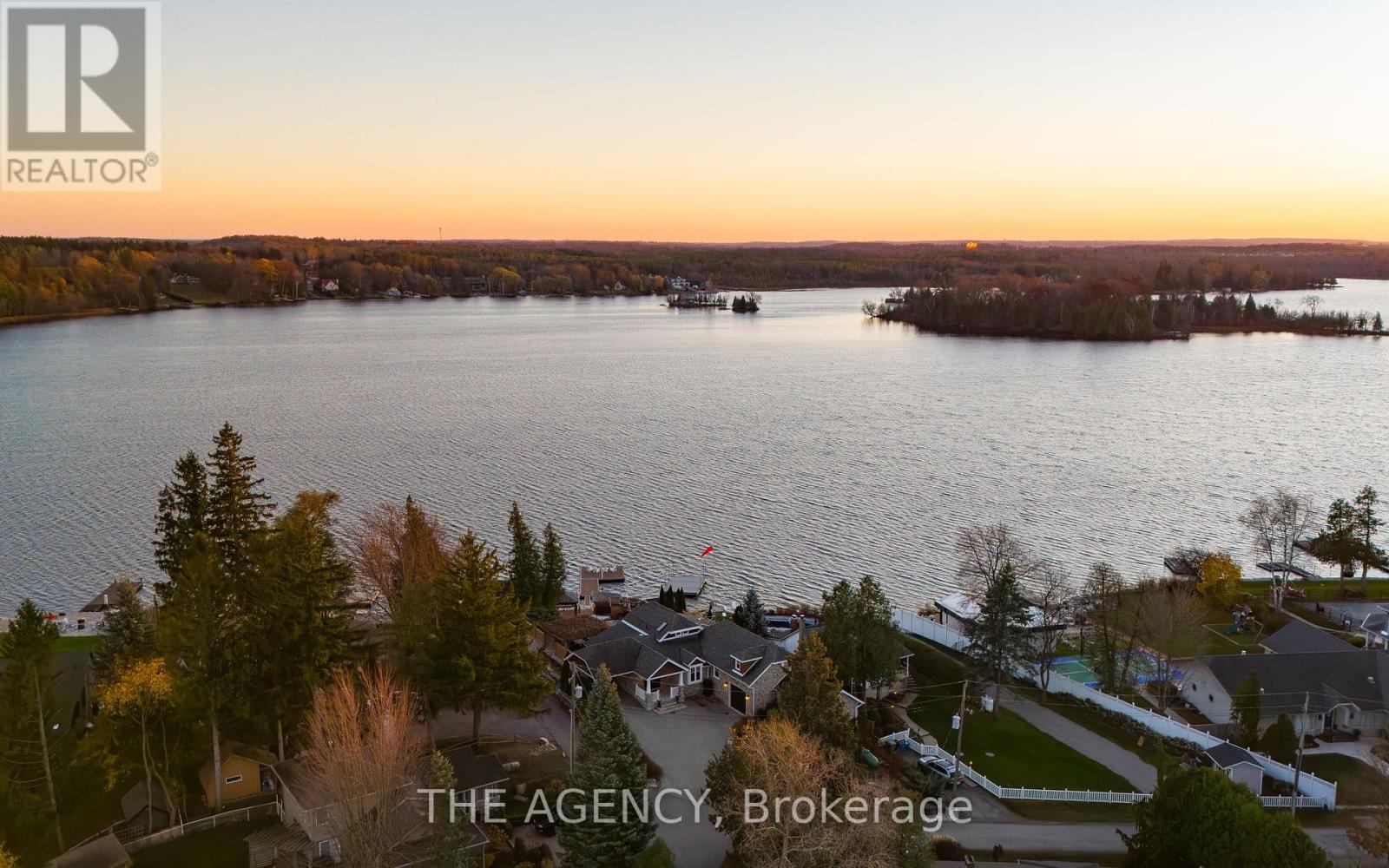 9 LAKE AVENUE E, Puslinch, Ontario