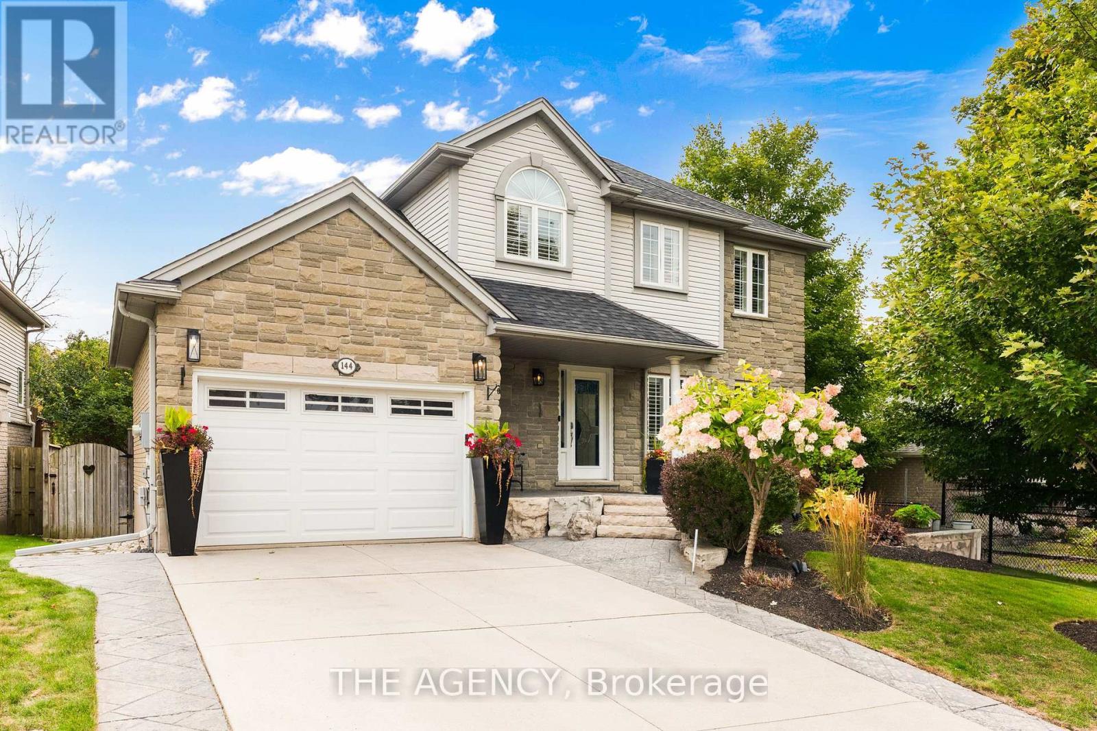 144 Endeavour Drive, Cambridge, Ontario  N3C 4C9 - Photo 3 - X12393604