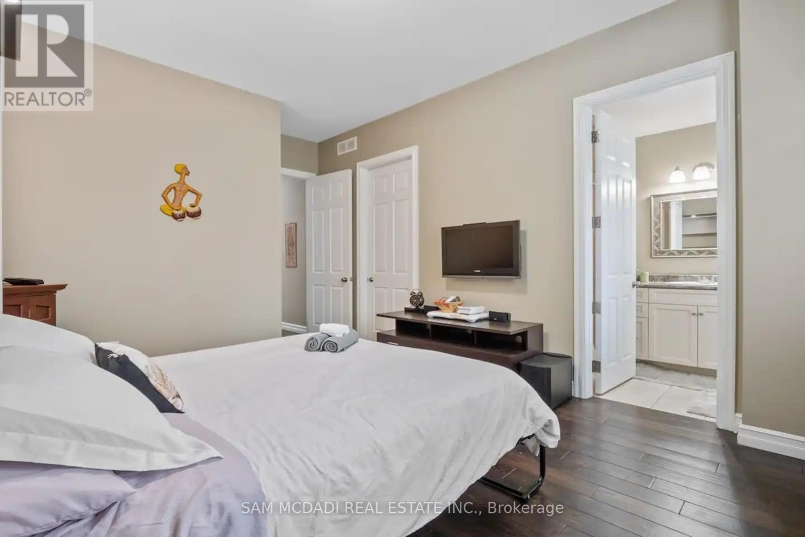 187 Beach Boulevard, Hamilton, Ontario  L8H 6V8 - Photo 15 - X12412072