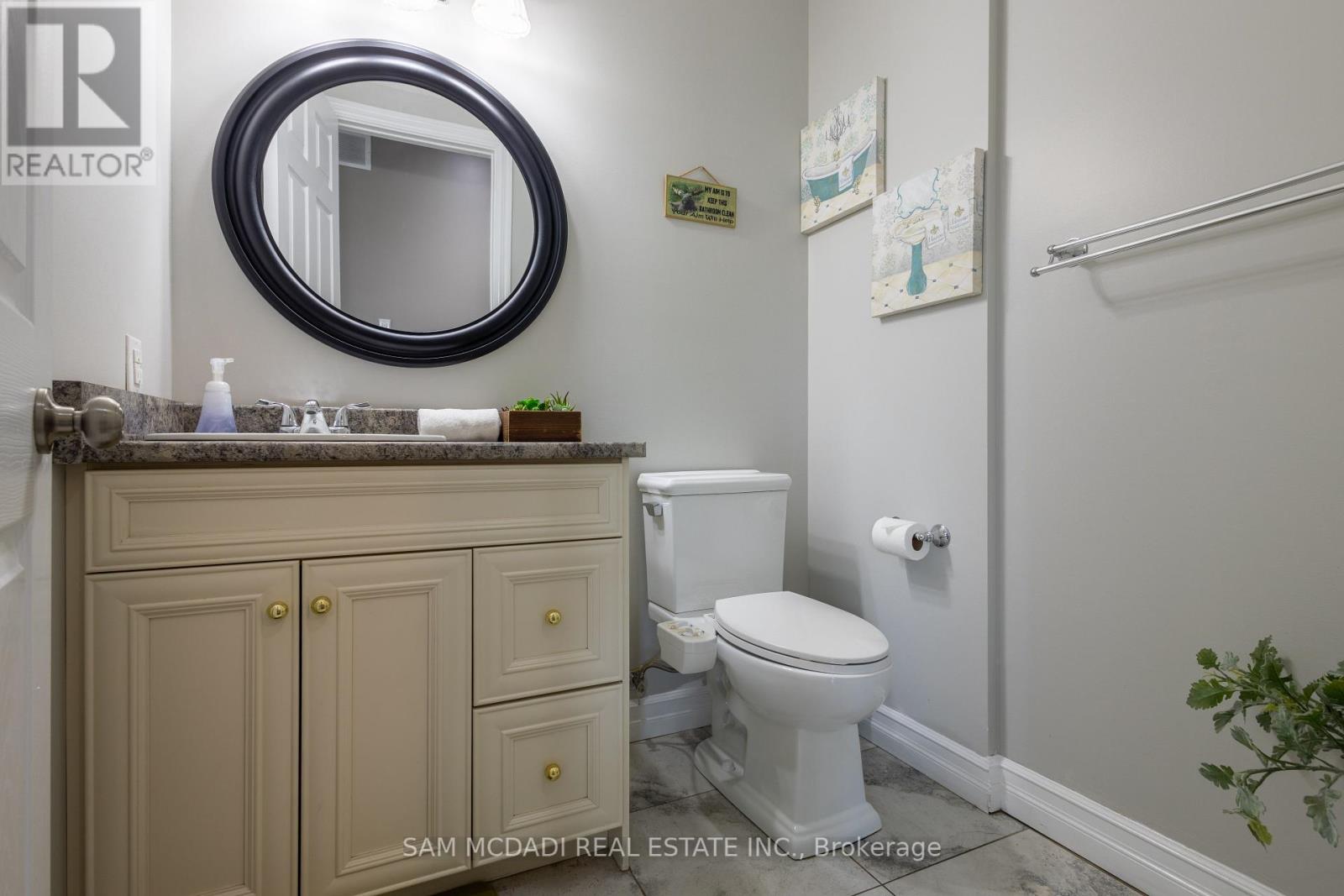 187 Beach Boulevard, Hamilton, Ontario  L8H 6V8 - Photo 16 - X12412072