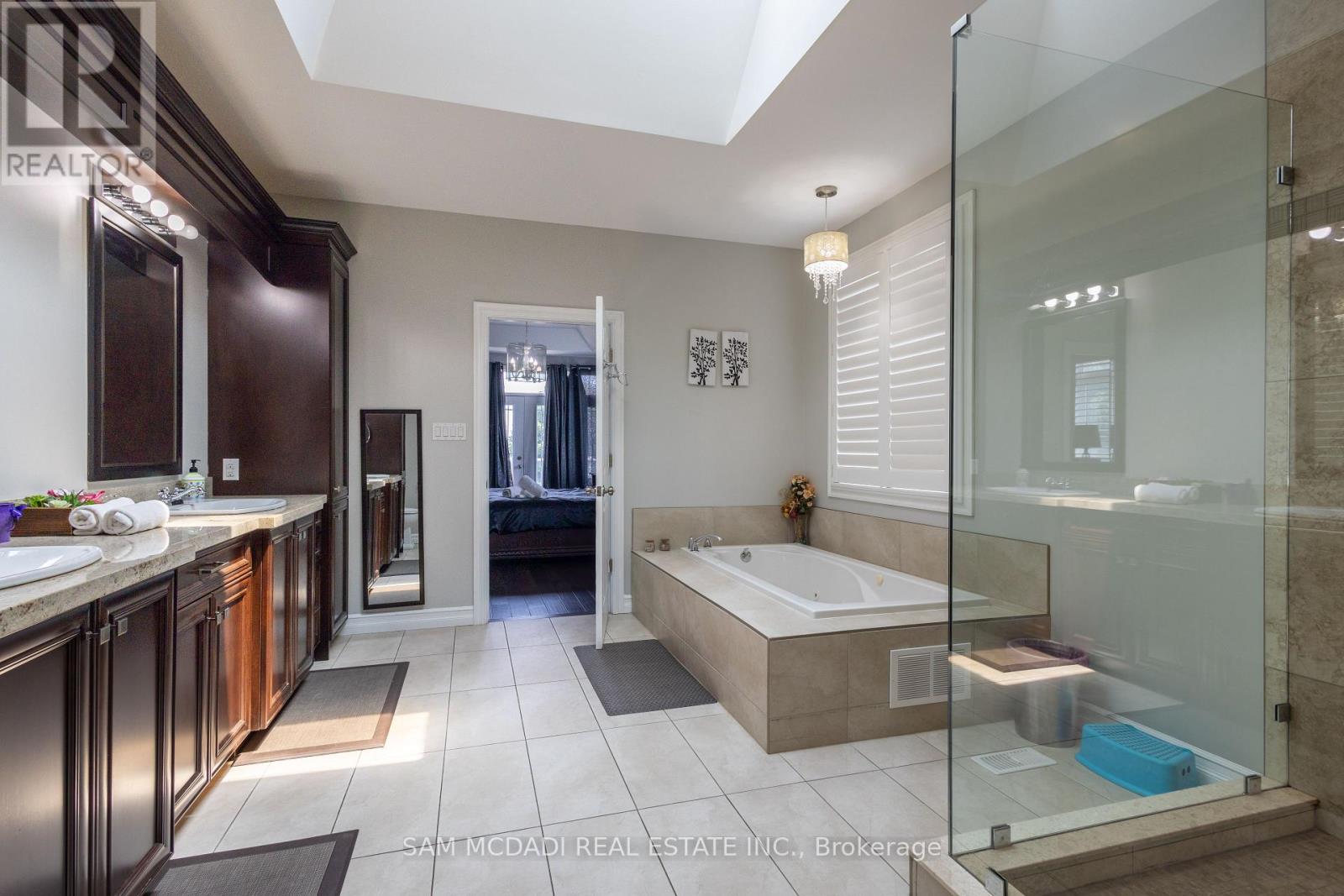 187 Beach Boulevard, Hamilton, Ontario  L8H 6V8 - Photo 23 - X12412072