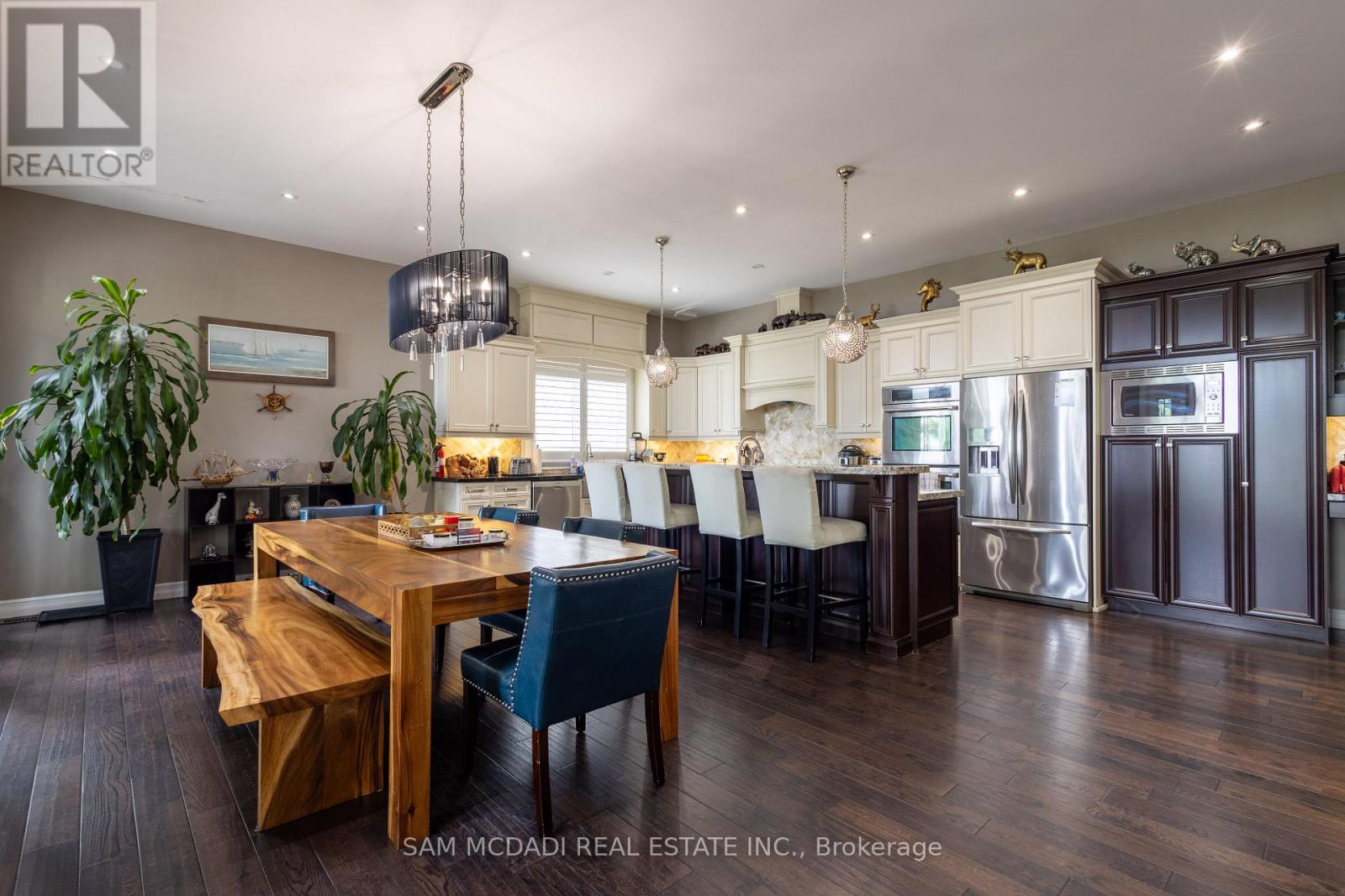 187 Beach Boulevard, Hamilton, Ontario  L8H 6V8 - Photo 6 - X12412072
