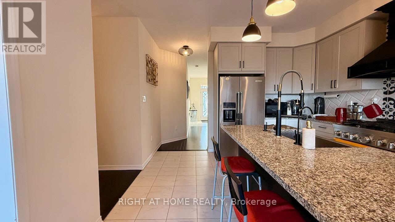 52 Royal Coachman Way, Hamilton, Ontario  L8J 0M2 - Photo 14 - X12412103