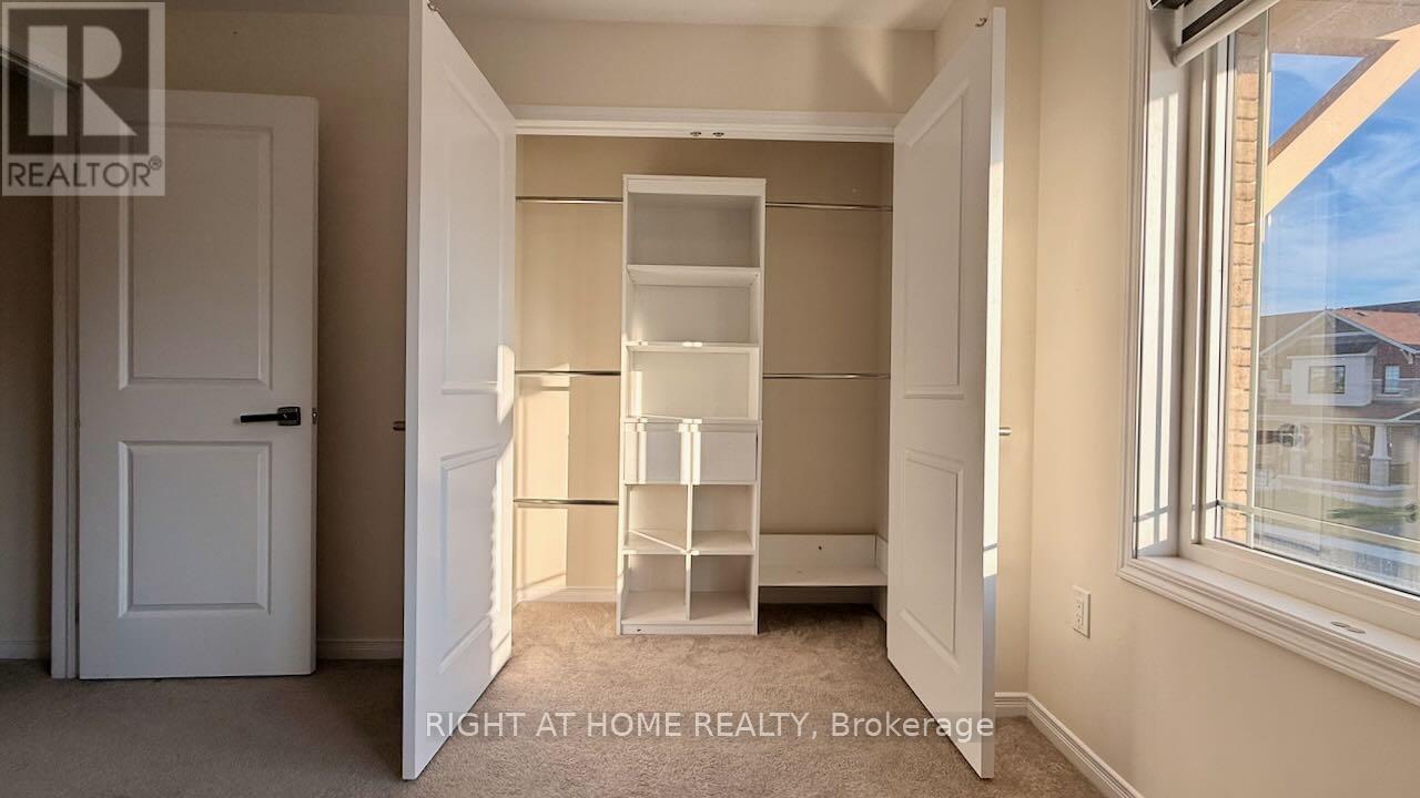 52 Royal Coachman Way, Hamilton, Ontario  L8J 0M2 - Photo 26 - X12412103