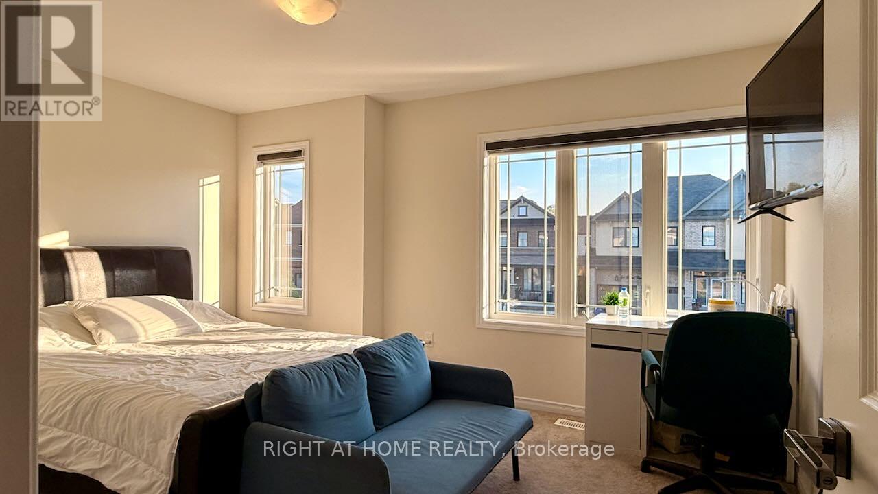 52 Royal Coachman Way, Hamilton, Ontario  L8J 0M2 - Photo 28 - X12412103