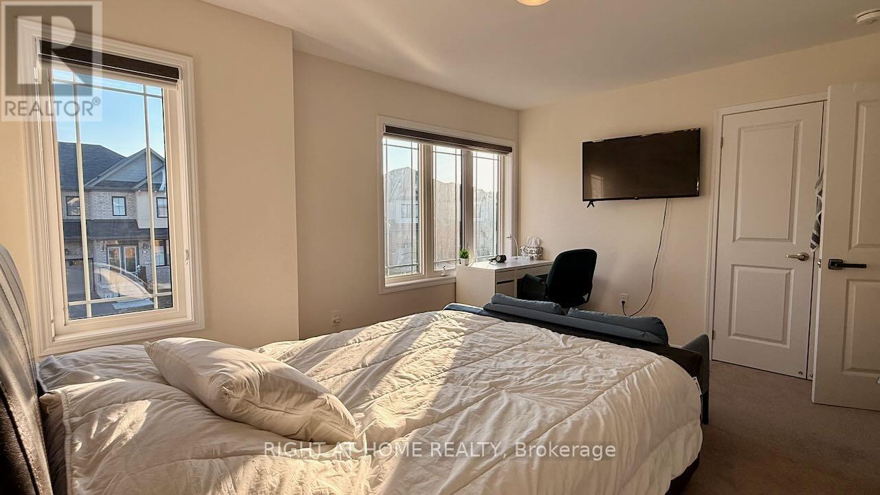 52 Royal Coachman Way, Hamilton, Ontario  L8J 0M2 - Photo 29 - X12412103
